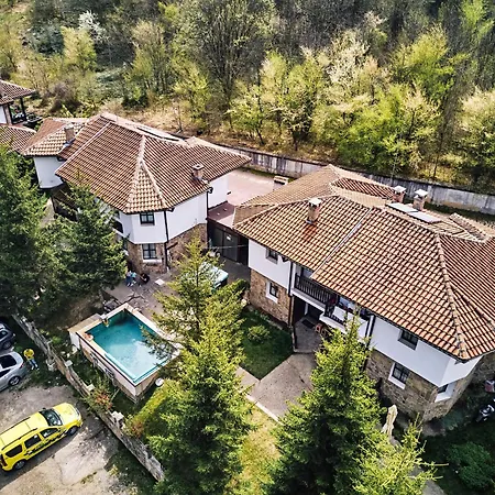 вълеви къщи